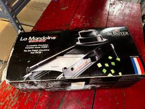 lot 213 image: de Buyer La Mandoline Revolution