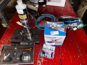 lot 233 image: Complete Airbrush Kit with Accessories