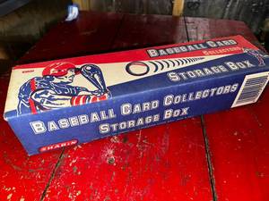 lot 238 image: Vintage Baseball Card Collection Box