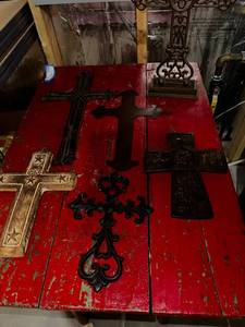 lot 242 image: Assorted Decorative Crosses Set