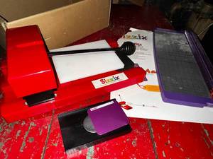 lot 244 image: Sizzix Machine & Accessories