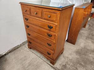 lot 278 image: Sterling House Chest of Drawers