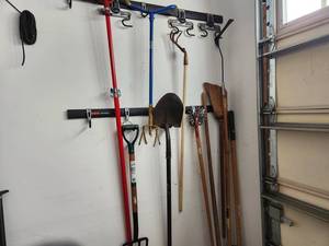 lot 287 image: Gardening Tool Set Yard Maintenance