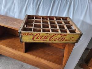 lot 289 image: Vintage Coca-Cola Wooden Crate