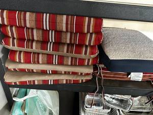 lot 294 image: Outdoor Chair Cushions Set