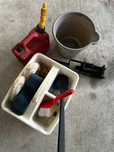 lot 295 image: Garage Essentials Kit