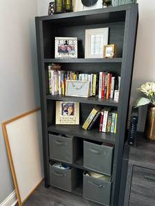 lot 3 image: Tall Dark Wood Bookcase with Shelves - Contents not included