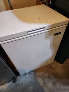lot 11 image: Magic Chef Chest Freezer