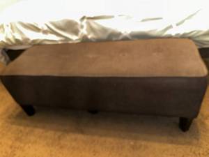 lot 20D image: Grey Upholstered Bench