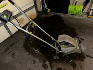lot 21 image: Earthwise 8.5 Amp Tiller Cultivator