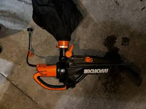 lot 23 image: Worx Leaf Blower