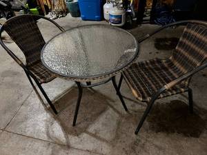 lot 37A image: Outdoor Patio Table Set with Chairs