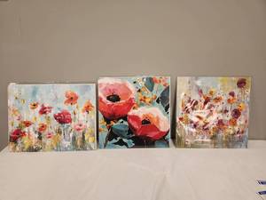 lot 48 image: Floral Canvas Art Set of 3