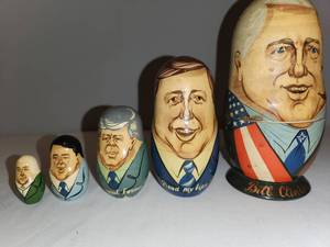 lot 62 image: Presidential Nesting Doll Set