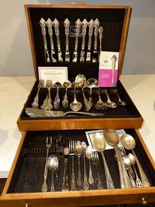 lot 82 image: International Silver Flatware Set
