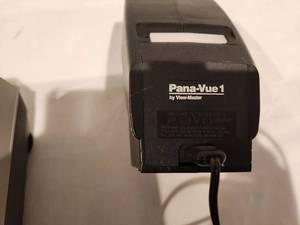 lot 89 image: Vivitar Slide Projector & Viewer