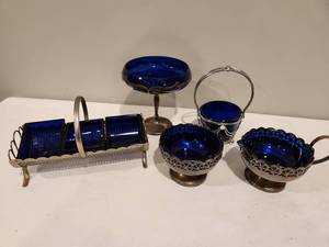 lot 112 image: Vintage Cobalt Blue Glassware Set