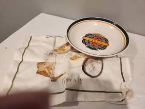 lot 113 image: Eataly Ceramic Pasta Bowl Set