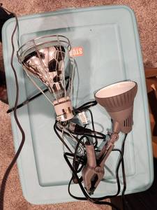 lot 125 image: Clip-On Utility Lamp Set