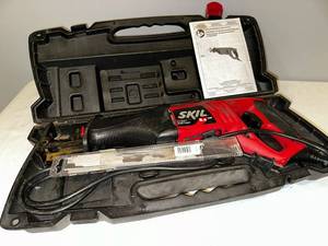 lot 136 image: SKIL 8.0 AMP Reciprocating Saw Kit
