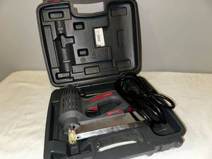 lot 137 image: Arrow ET200 Electric Stapler Tool
