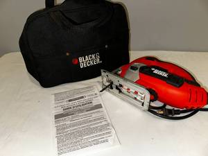 lot 138 image: Black & Decker JS600 Jigsaw with Bag