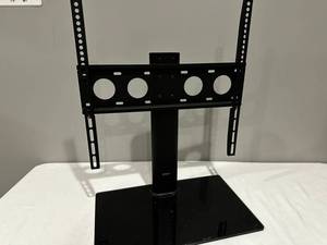 lot 147 image: VIVO TV Stand w