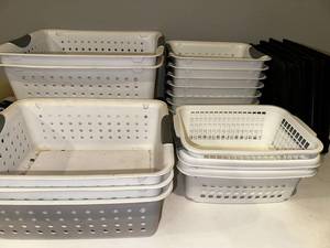 lot 176 image: Lot of White Plastic Storage Baskets