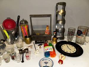 lot 201 image: Vintage Barware & Party Collection