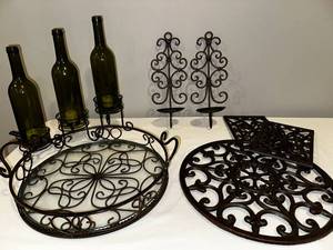 lot 207 image: Wrought Iron Home Decor Set
