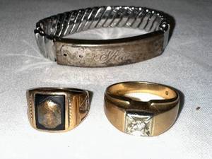 lot 213 image: Vintage Gold Class Ring, Mens Gold Ring & ID Bracelet