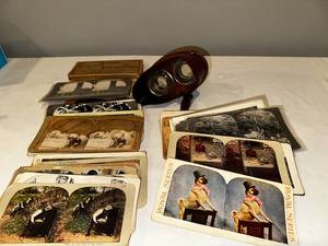 lot 224 image: Vintage Wooden Stereoscope Viewer with Cards