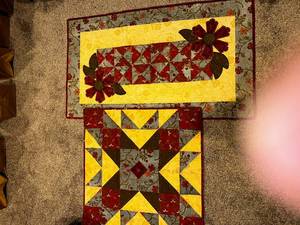 lot 239 image: Handcrafted Quilted Mat Set