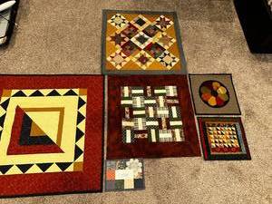 lot 244 image: Handmade Quilted Wall Hangings Lot