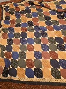 lot 250 image: Handmade Patchwork Quilt