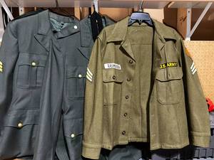 lot 256 image: Vintage U.S. Army Sergeant Uniform