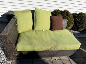 lot 259 image: Outdoor Wicker Patio Sofa Set