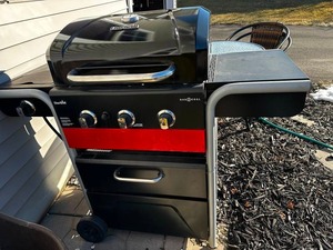 lot 264 image: Char-Broil Gas2Coal Combo Grill