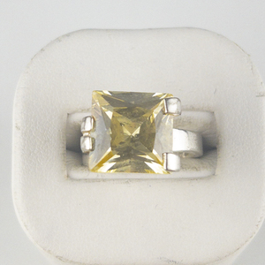Lemon Quartz Sterling Silver Ring. Size 6 - 6.25.