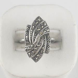 Marcasite Twist Sterling Silver Ring. Size 6.75 - 7.