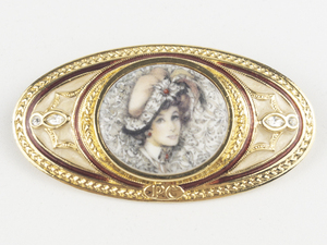 AVON Presidents Club Pin 1997-1998 Gold Plated Base Metal Brooch .