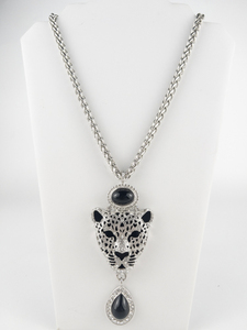 Chucky Rhinestone LeopardTiger Head Silver Tone Base Metal Pendant Necklace .