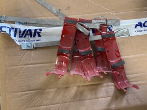 lot 55 image: Fire Extinguisher Brackets 10 Pound