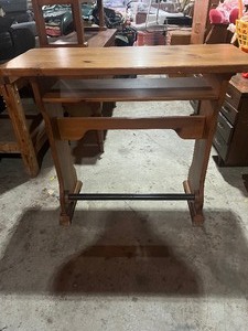 lot 18 image: Pine Bar Table