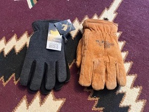 lot 67 image: 2 Pr new Gloves