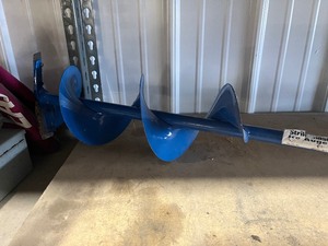 lot 47 image: Hand Ice Auger & tip up