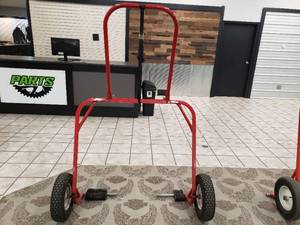 lot 4 image: Snow Mobile Dollie