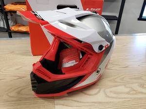 lot 31 image: LS2 Gate YOUTH Helmet - WhiteRedBlack - Medium YOUTH