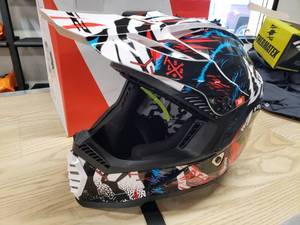lot 34 image: LS2 Gate YOUTH Helmet - Beast Black - YOUTH Medium
