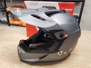 lot 44 image: LS2 Gate YOUTH Two Face Helmet - Matte BlackGray - YOUTH Medium